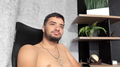 Snapshot of mathews_colton1 chatting on 01-20-25, 11:45 Mathews online show from 01-20-25, 11:45