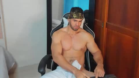 Snapshot of mathews_smith chatting on 10-08-25, 11:52 mathews_smith online show from 10-08-25, 11:52