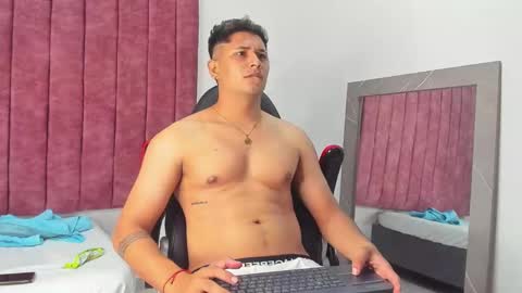 Snapshot of mathias_cocks chatting on 12-04-24, 01:03 mathias cocks online show from 12-04-24, 01:03