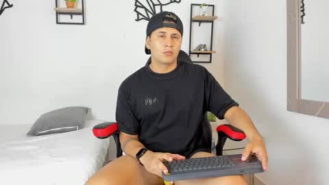 Snapshot of mathias_cocks chatting on 09-21-25, 04:58 mathias cocks online show from 09-21-25, 04:58