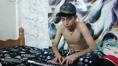 Snapshot of mathieuagt chatting on 07-16-26, 01:11 online show from 07-16-26, 01:11