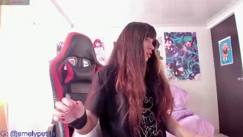 Mathilda Lapetite online show from 06-10-26, 07:13
