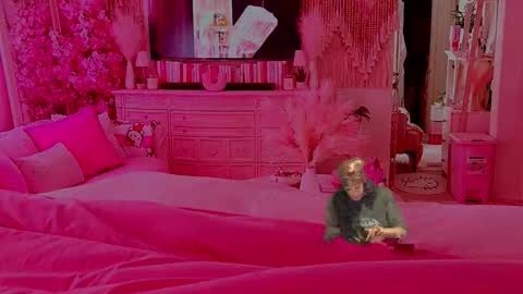 MOLLY MILLS online show from 10-27-25, 09:30