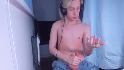 Snapshot of matt_spark chatting on 02-26-25, 02:15 Matt online show from 02-26-25, 02:15