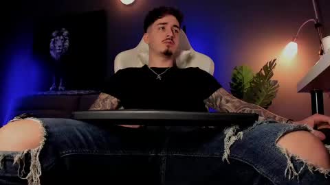 Snapshot of matt_thestud chatting on 04-25-26, 07:33 Matt online show from 04-25-26, 07:33