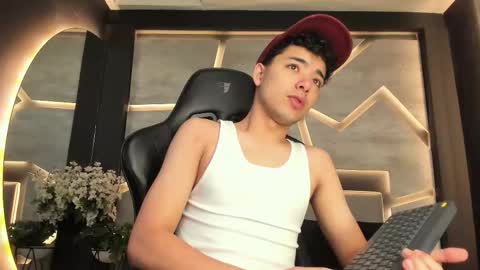 Snapshot of matt_wolf_ chatting on 01-10-26, 11:34 matt online show from 01-10-26, 11:34