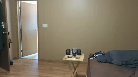 MH online show from 09-21-25, 09:38