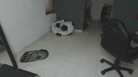 Snapshot of mattias_dantee chatting on 02-12-25, 05:48 mattias online show from 02-12-25, 05:48