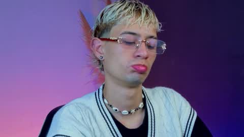 Snapshot of mattias_dantee chatting on 01-10-26, 01:51 mattias online show from 01-10-26, 01:51