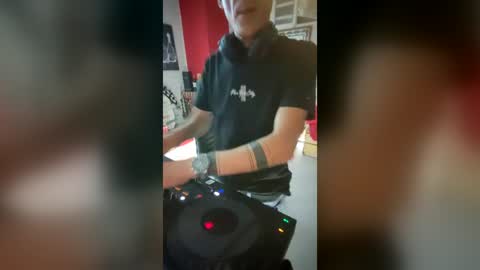 Snapshot of mattiatoyboyxx chatting on 08-03-26, 01:59 mattiatoyboyxx online show from 08-03-26, 01:59