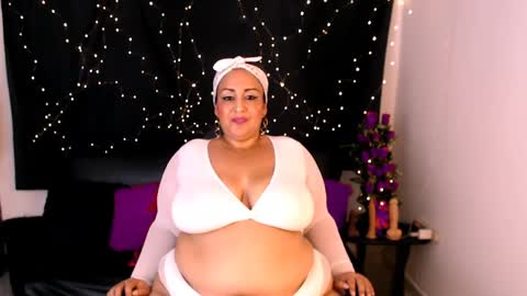 Snapshot of mature_bigtitx chatting on 04-08-26, 04:01 Daniella online show from 04-08-26, 04:01