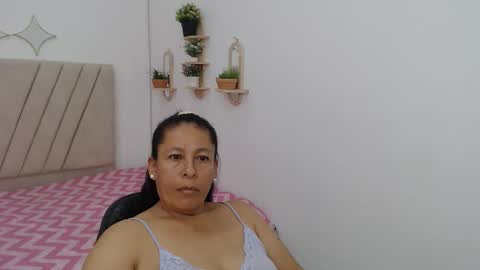 Snapshot of mature_martina_ chatting on 04-23-26, 08:24 Martina online show from 04-23-26, 08:24