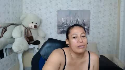 Snapshot of mature_martina_ chatting on 05-07-26, 11:32 Martina online show from 05-07-26, 11:32