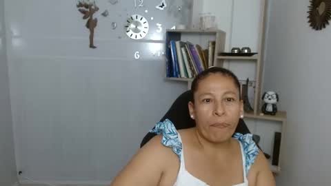 Snapshot of mature_martina_ chatting on 05-09-26, 11:10 Martina online show from 05-09-26, 11:10