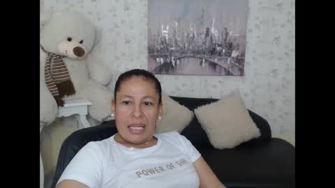 Snapshot of mature_martina_ chatting on 05-12-26, 10:29 Martina online show from 05-12-26, 10:29