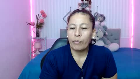 Snapshot of mature_martina_ chatting on 05-22-26, 10:37 Martina online show from 05-22-26, 10:37