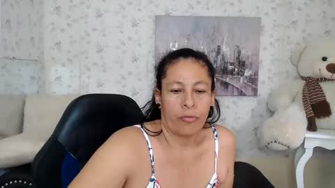 Snapshot of mature_martina_ chatting on 05-31-26, 01:18 Martina online show from 05-31-26, 01:18