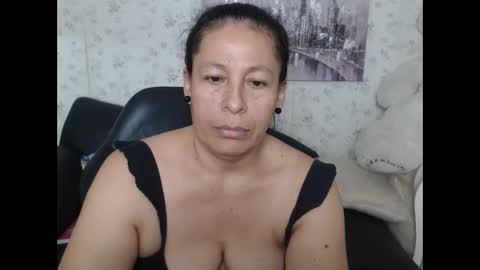 Snapshot of mature_martina_ chatting on 06-09-26, 09:10 Martina online show from 06-09-26, 09:10