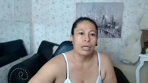Snapshot of mature_martina_ chatting on 06-13-26, 10:51 Martina online show from 06-13-26, 10:51