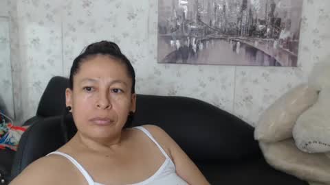 Snapshot of mature_martina_ chatting on 06-14-26, 02:24 Martina online show from 06-14-26, 02:24