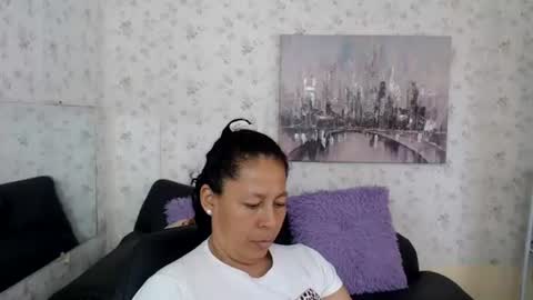 Snapshot of mature_martina_ chatting on 06-27-26, 09:09 Martina online show from 06-27-26, 09:09