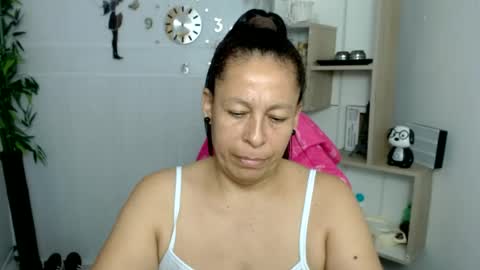 Snapshot of mature_martina_ chatting on 07-09-26, 09:57 Martina online show from 07-09-26, 09:57