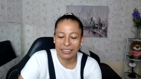 Snapshot of mature_martina_ chatting on 07-11-26, 10:00 Martina online show from 07-11-26, 10:00