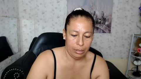Snapshot of mature_martina_ chatting on 07-14-26, 11:32 Martina online show from 07-14-26, 11:32
