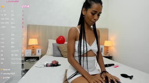 Snapshot of mature_vayolet chatting on 02-18-25, 10:36 Vayolet Castro online show from 02-18-25, 10:36