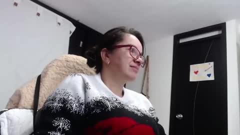 Snapshot of mature_wolf chatting on 12-17-24, 11:49 Sonia online show from 12-17-24, 11:49