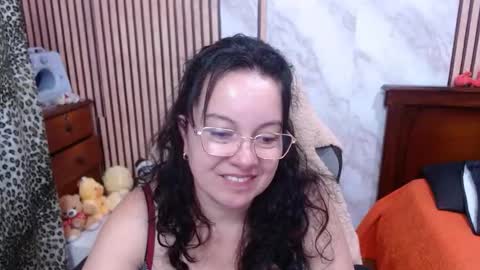 Snapshot of mature_wolf chatting on 10-01-25, 11:22 Sonia online show from 10-01-25, 11:22