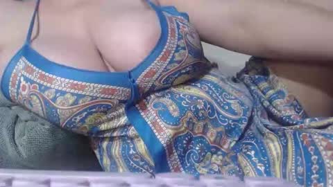 Snapshot of matureboobsbig chatting on 05-31-26, 01:25 matureboobsbig online show from 05-31-26, 01:25