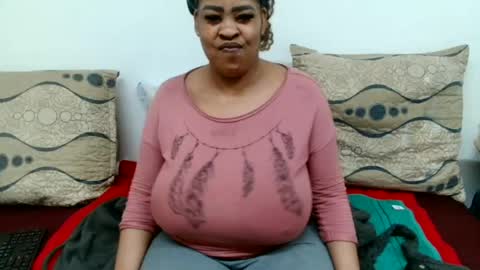 Snapshot of maturedbootyqueen chatting on 07-05-26, 05:31 QUEEN online show from 07-05-26, 05:31