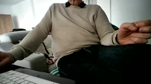 Snapshot of maturehotman chatting on 03-20-26, 05:40 maturehotman online show from 03-20-26, 05:40