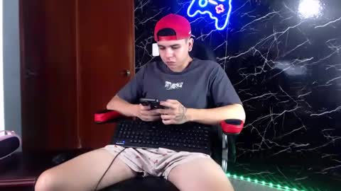 Snapshot of maty_hard chatting on 12-08-24, 03:45 Matias online show from 12-08-24, 03:45