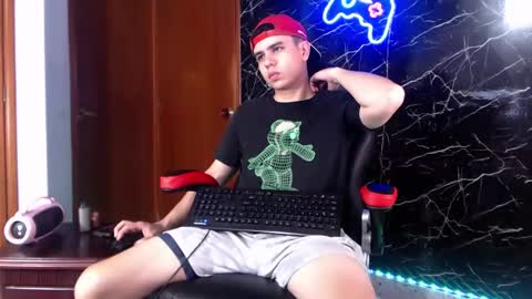 Snapshot of maty_hard chatting on 12-10-24, 07:22 Matias online show from 12-10-24, 07:22