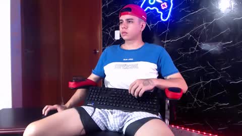 Snapshot of maty_hard chatting on 01-06-25, 02:58 Matias online show from 01-06-25, 02:58