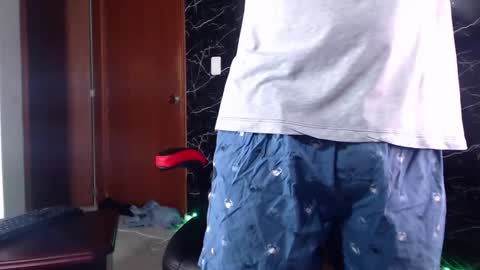 Snapshot of maty_hard chatting on 01-17-25, 10:11 Matias online show from 01-17-25, 10:11