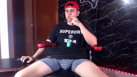 Snapshot of maty_hard chatting on 01-22-25, 01:11 Matias online show from 01-22-25, 01:11