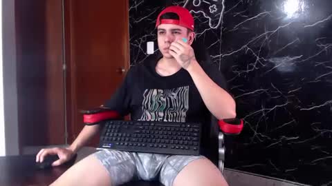 Snapshot of maty_hard chatting on 01-23-25, 03:11 Matias online show from 01-23-25, 03:11