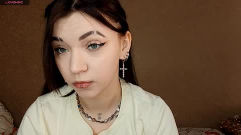 Mia online show from 02-11-26, 08:19