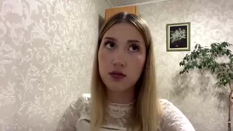 Snapshot of maudiesikes chatting on 07-28-26, 07:39 Mia online show from 07-28-26, 07:39