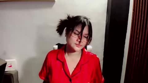 Snapshot of maui2612 chatting on 01-10-26, 10:36 Maui 18 online show from 01-10-26, 10:36