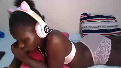 Snapshot of maui_001 chatting on 02-28-26, 09:05 moh online show from 02-28-26, 09:05