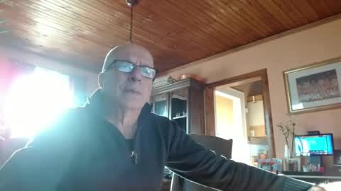 Maurice online show from 02-21-25, 09:00