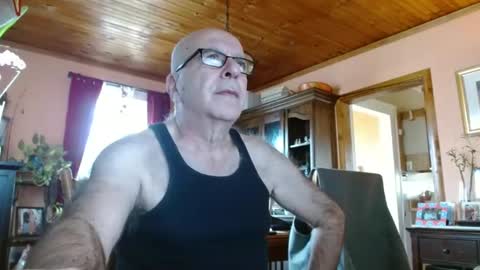 Maurice online show from 02-24-25, 03:09