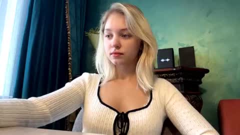 Snapshot of mauriceproenza chatting on 06-26-26, 07:35 Eva 1st day online show from 06-26-26, 07:35