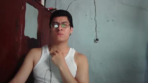 Snapshot of maurodirty chatting on 12-14-24, 06:52 Mauro online show from 12-14-24, 06:52