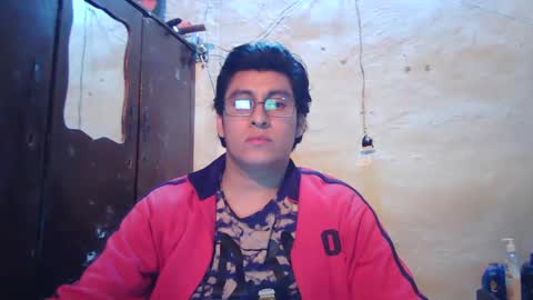 Snapshot of maurodirty chatting on 01-19-25, 08:18 Mauro online show from 01-19-25, 08:18