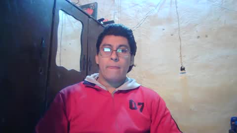 Snapshot of maurodirty chatting on 01-26-25, 09:40 Mauro online show from 01-26-25, 09:40